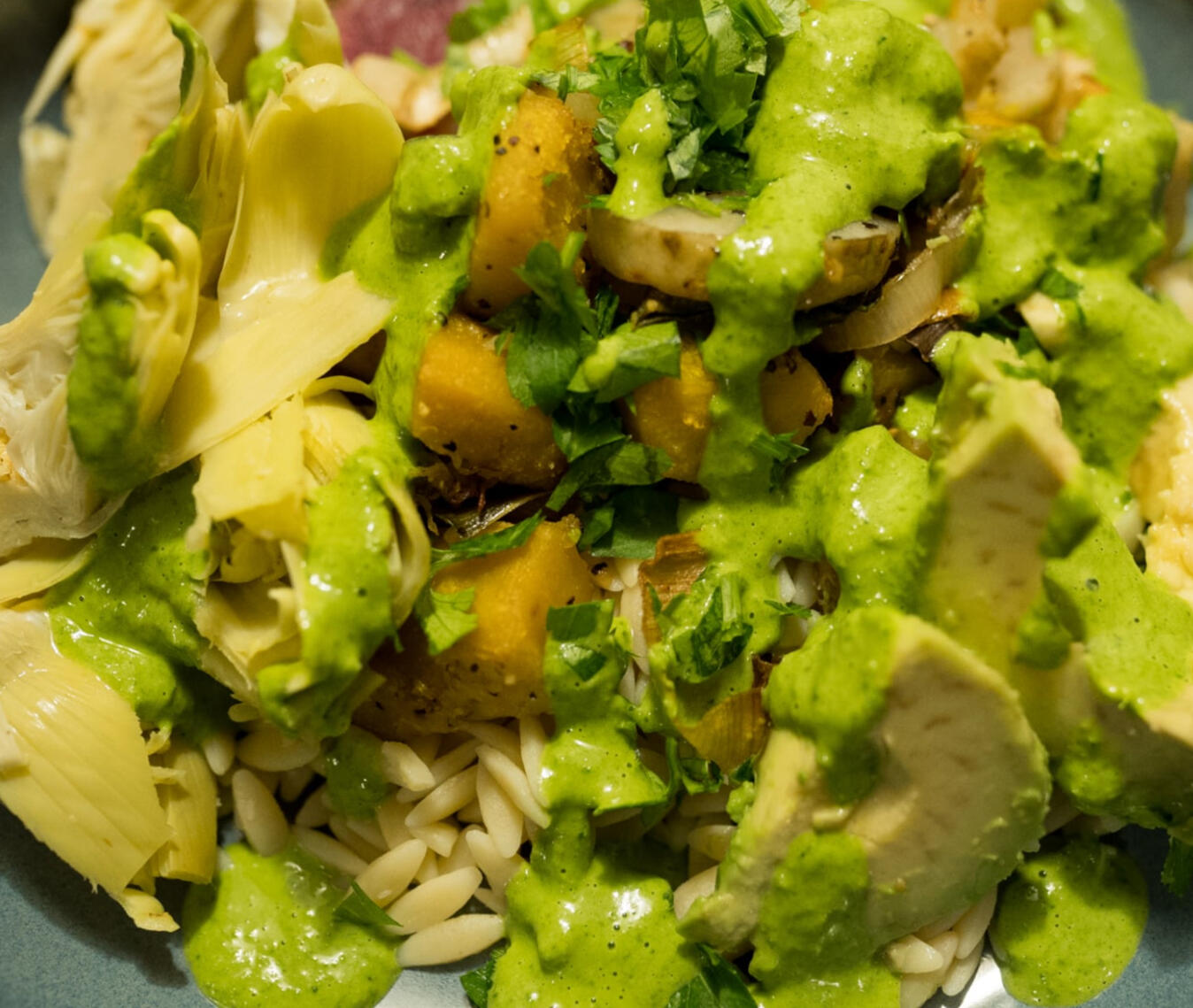 artiste culinaire et j’offre des services en tant que cheffe cuisinière pour des événements privés, tels que des retraites spirituelles de tout genre.