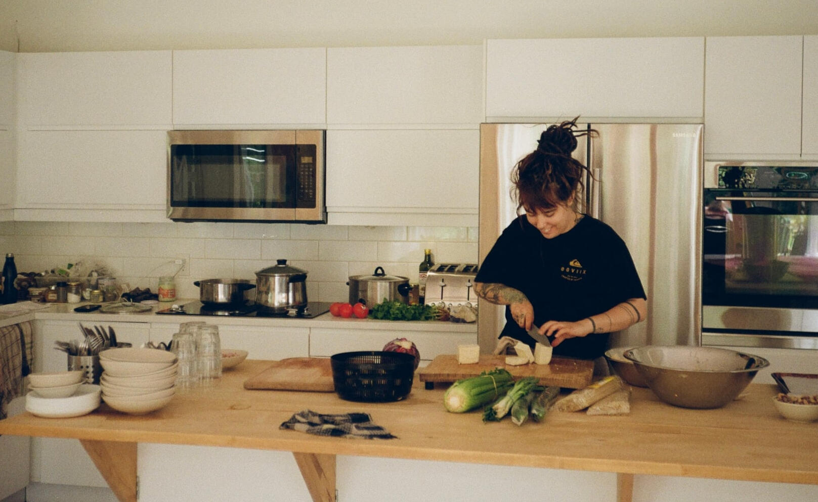 artiste culinaire et j’offre des services en tant que cheffe cuisinière pour des événements privés, tels que des retraites spirituelles de tout genre.